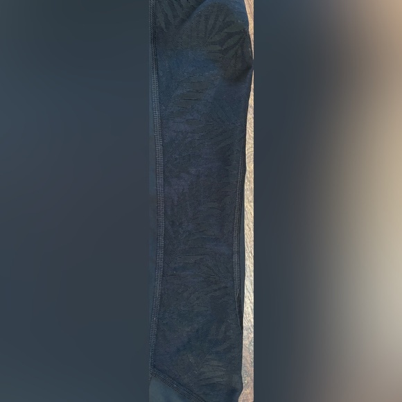 Victoria’s Secret sport total knockout tights/leggings Sz small leaf print - Picture 4 of 6